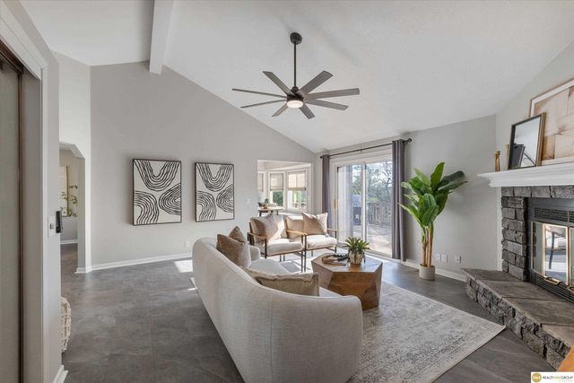 802 Fort Street, Papillion, NE 68046