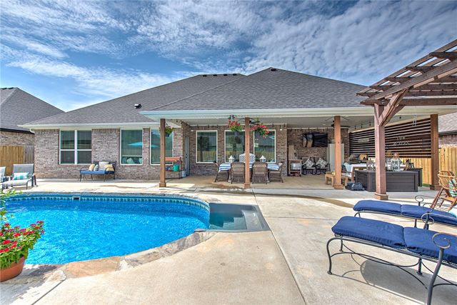 1400 Blue Moon Road, Centerton, AR 72719