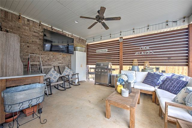1400 Blue Moon Road, Centerton, AR 72719