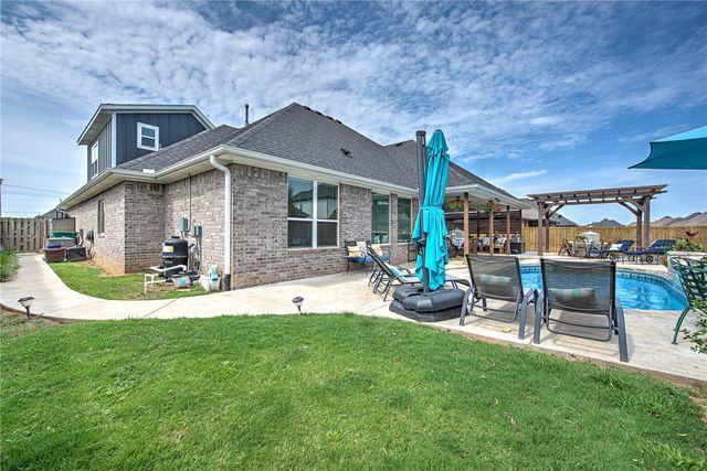 1400 Blue Moon Road, Centerton, AR 72719