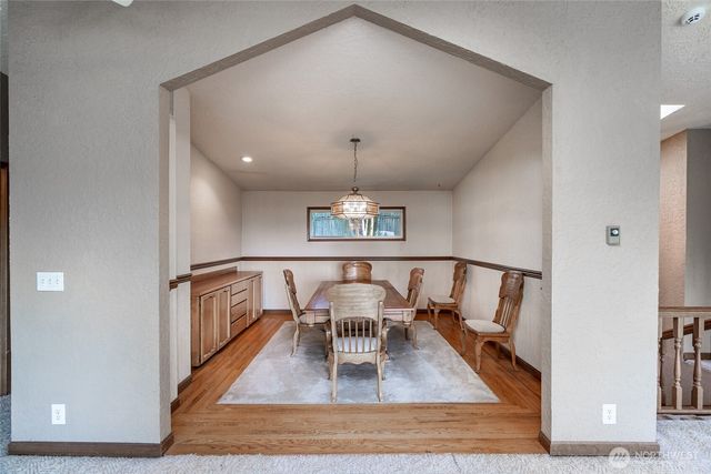 28611 16th Avenue S, Federal Way, WA 98003