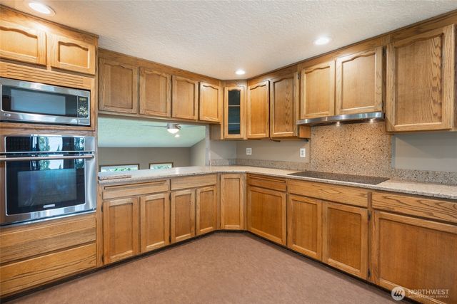 28611 16th Avenue S, Federal Way, WA 98003