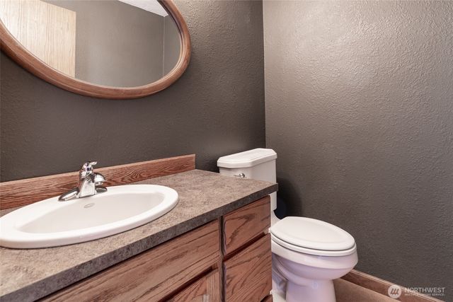 28611 16th Avenue S, Federal Way, WA 98003