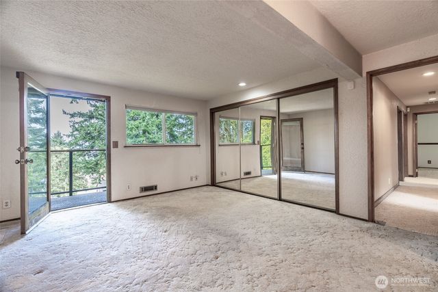 28611 16th Avenue S, Federal Way, WA 98003