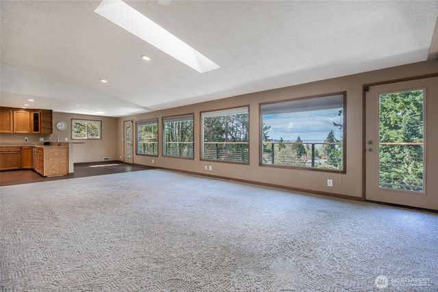 28611 16th Avenue S, Federal Way, WA 98003