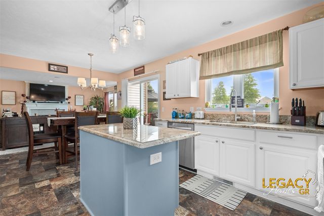 1850 Hollow Creek Drive, Caledonia, MI 49316