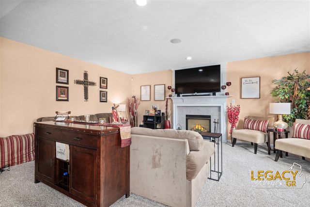 1850 Hollow Creek Drive, Caledonia, MI 49316