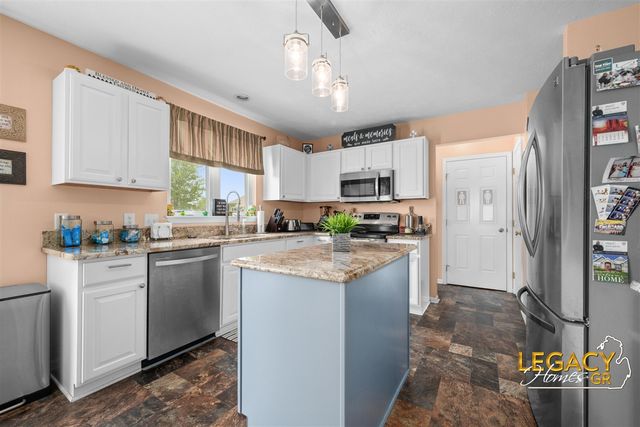 1850 Hollow Creek Drive, Caledonia, MI 49316