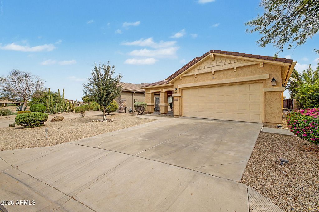 696 W SUNDANCE Circle, San Tan Valley, AZ 85143 — photo 2