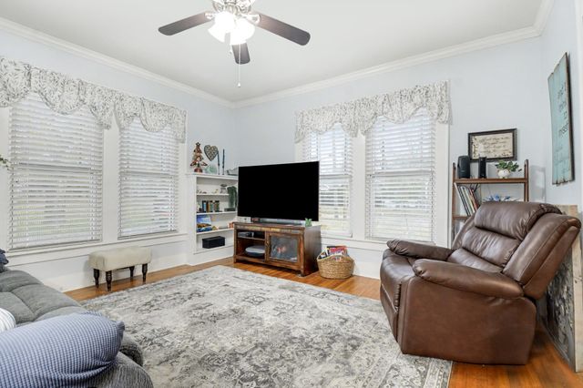 1618 Bonham Street, Commerce, TX 75428