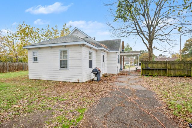 1618 Bonham Street, Commerce, TX 75428