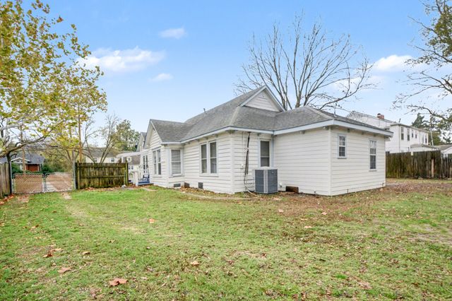 1618 Bonham Street, Commerce, TX 75428