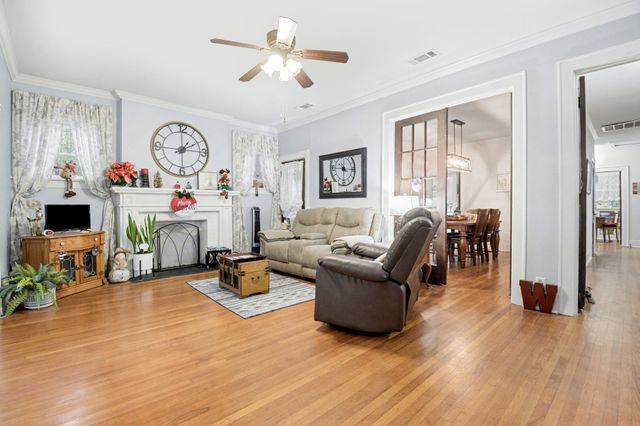 1618 Bonham Street, Commerce, TX 75428