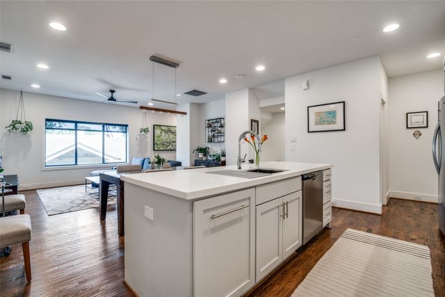 5602 Lindell Avenue B, Dallas, TX 75206