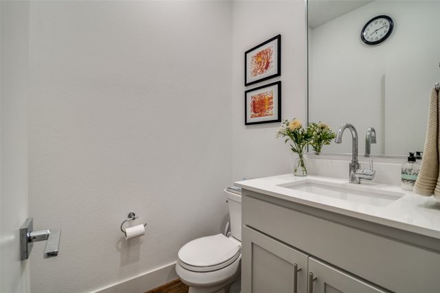 5602 Lindell Avenue B, Dallas, TX 75206