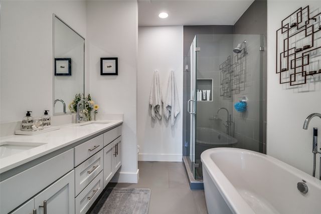 5602 Lindell Avenue B, Dallas, TX 75206