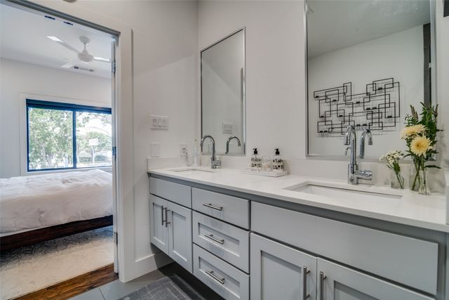 5602 Lindell Avenue B, Dallas, TX 75206