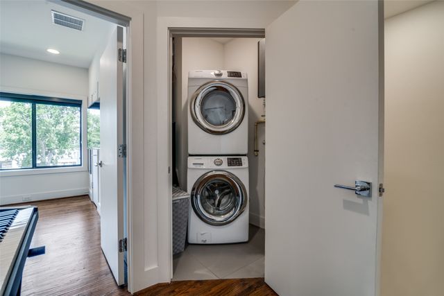 5602 Lindell Avenue B, Dallas, TX 75206