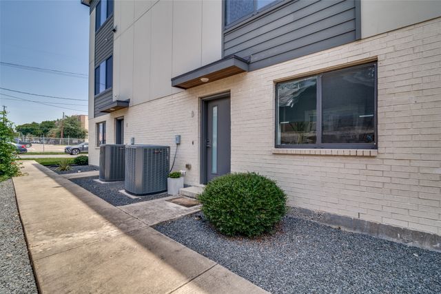 5602 Lindell Avenue B, Dallas, TX 75206