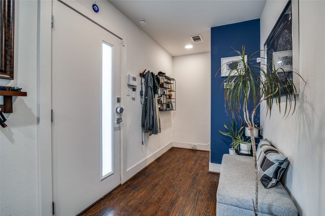 5602 Lindell Avenue B, Dallas, TX 75206