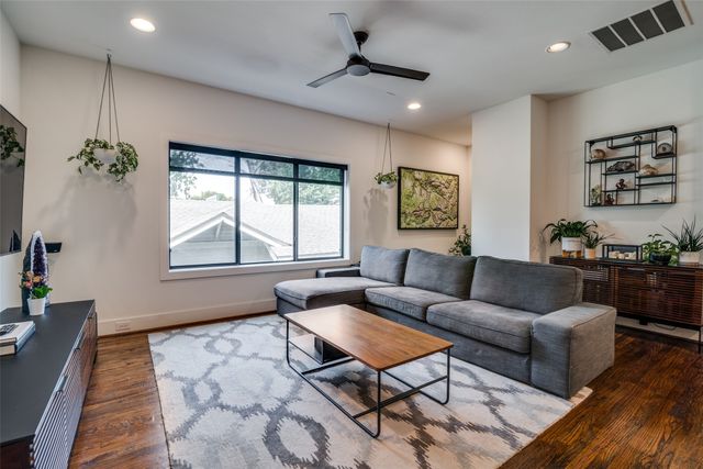 5602 Lindell Avenue B, Dallas, TX 75206