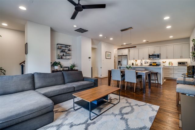 5602 Lindell Avenue B, Dallas, TX 75206