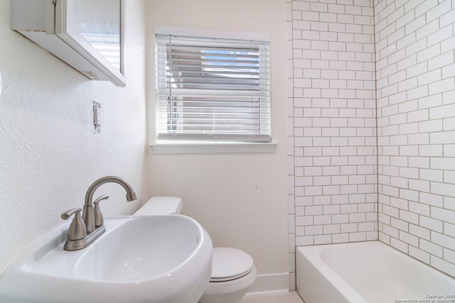 166 El Monte, San Antonio, TX 78212