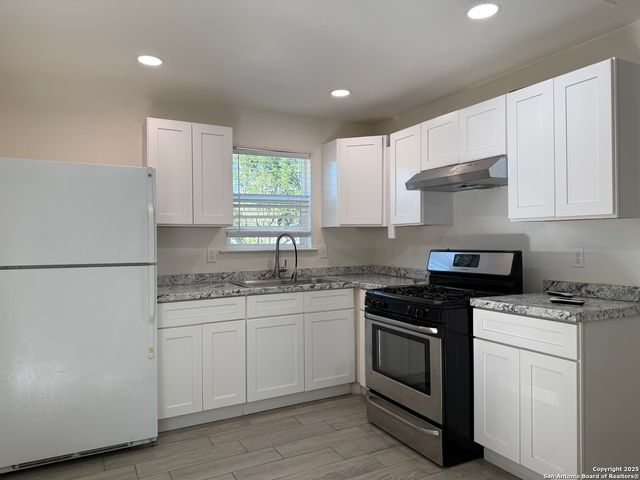 166 El Monte, San Antonio, TX 78212