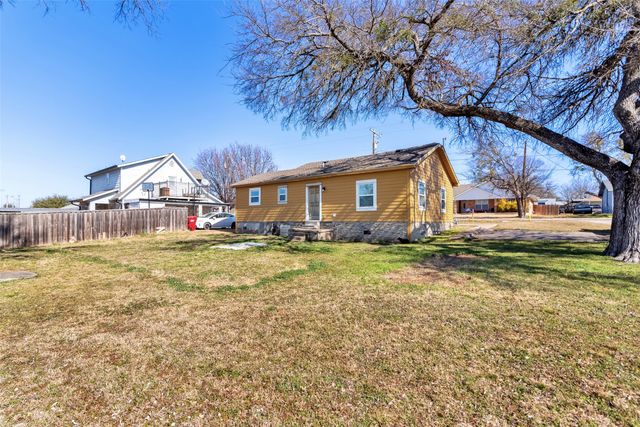 305 N Church Street, Blue Ridge, TX 75424