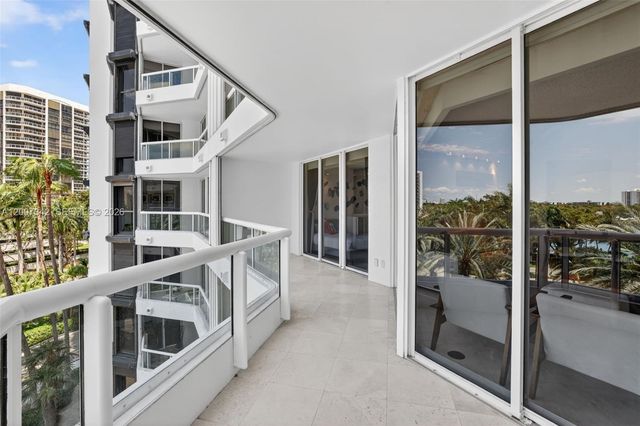21205 Yacht Club Dr 605, Aventura, FL 33180