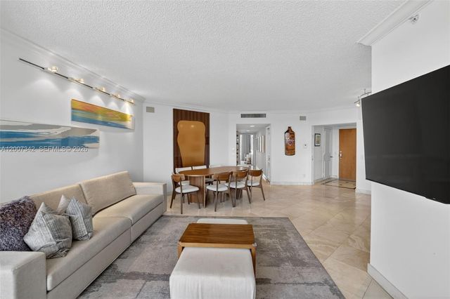 21205 Yacht Club Dr 605, Aventura, FL 33180