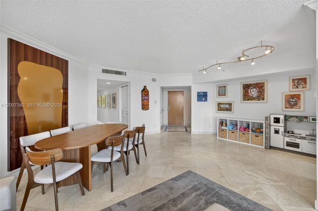 21205 Yacht Club Dr 605, Aventura, FL 33180