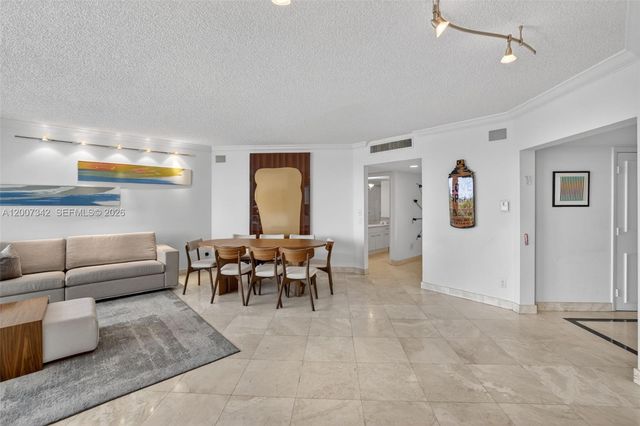 21205 Yacht Club Dr 605, Aventura, FL 33180