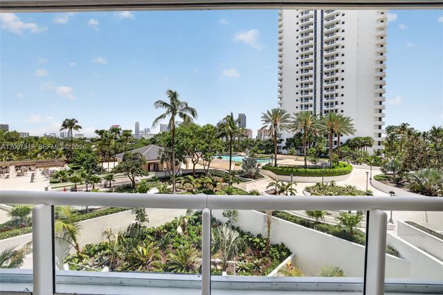 21205 Yacht Club Dr 605, Aventura, FL 33180