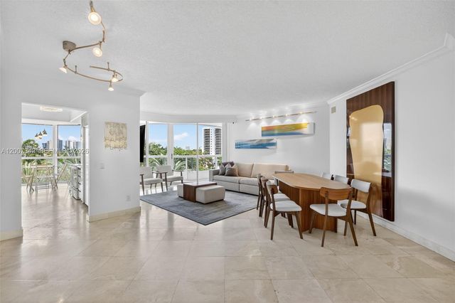 21205 Yacht Club Dr 605, Aventura, FL 33180