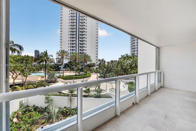 21205 Yacht Club Dr 605, Aventura, FL 33180