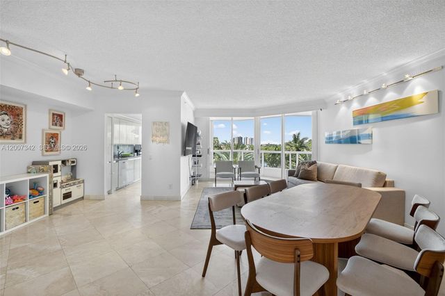 21205 Yacht Club Dr 605, Aventura, FL 33180
