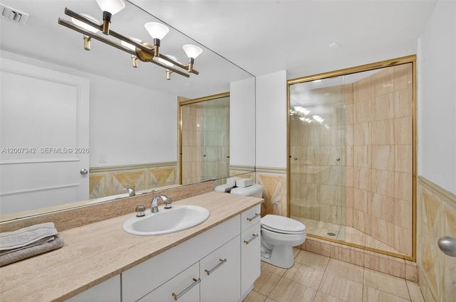 21205 Yacht Club Dr 605, Aventura, FL 33180