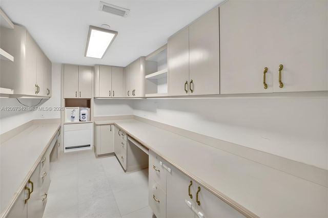 21205 Yacht Club Dr 605, Aventura, FL 33180
