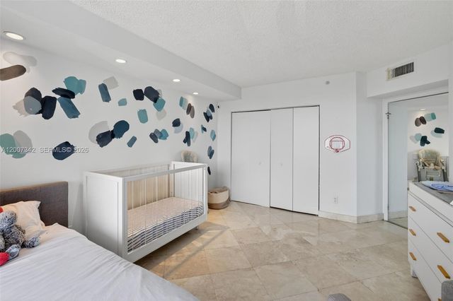 21205 Yacht Club Dr 605, Aventura, FL 33180