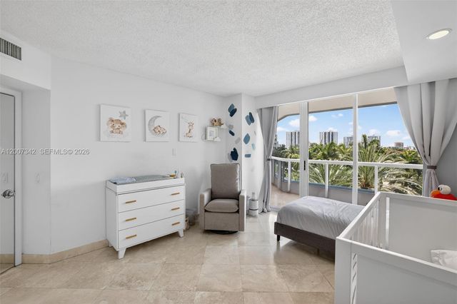 21205 Yacht Club Dr 605, Aventura, FL 33180