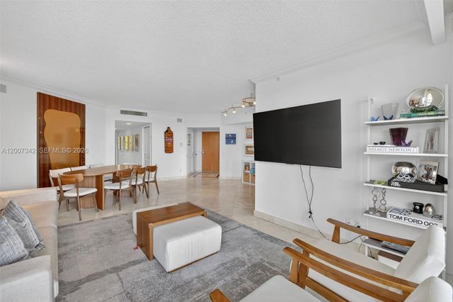 21205 Yacht Club Dr 605, Aventura, FL 33180