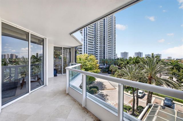 21205 Yacht Club Dr 605, Aventura, FL 33180