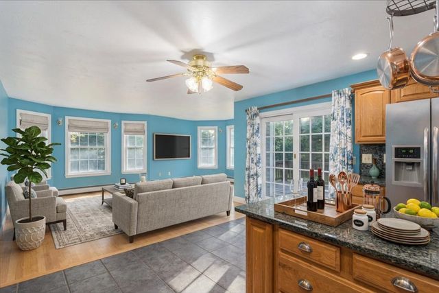 6 Dunnmoore Drive, Bow, NH 03304