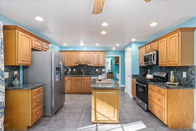 6 Dunnmoore Drive, Bow, NH 03304