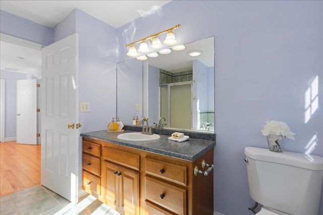 6 Dunnmoore Drive, Bow, NH 03304