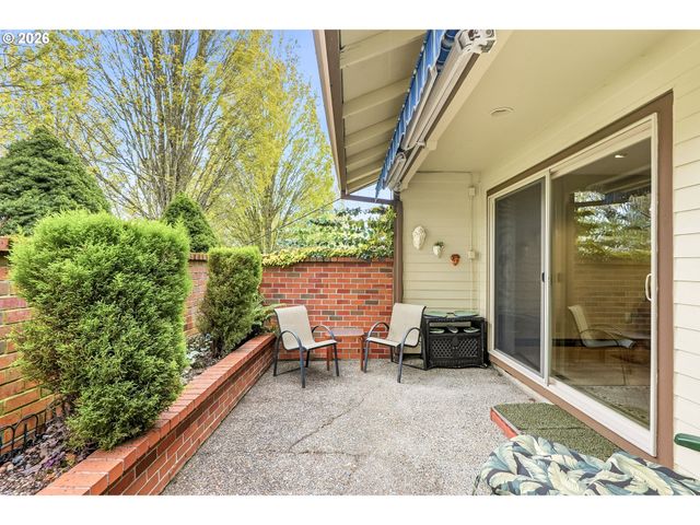 10290 Sw GREENLEAF Ter, Portland, OR 97224