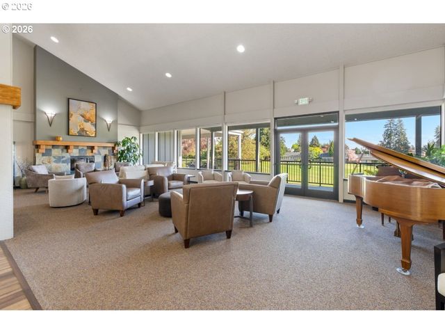 10290 Sw GREENLEAF Ter, Portland, OR 97224