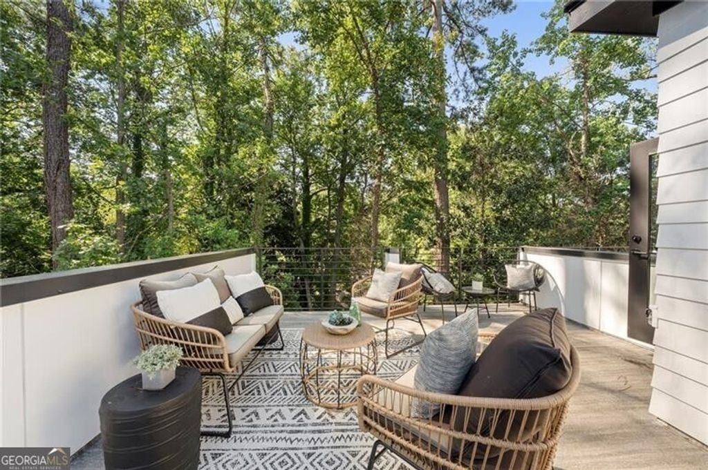 1169 Penny Lane, Atlanta, GA 30329