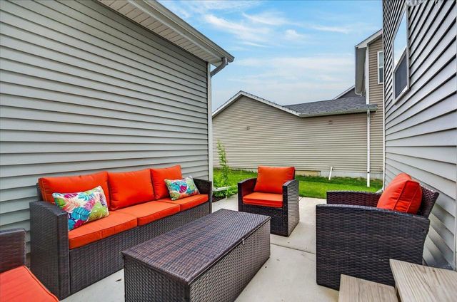 421 Crane Crossing, Waunakee, WI 53597